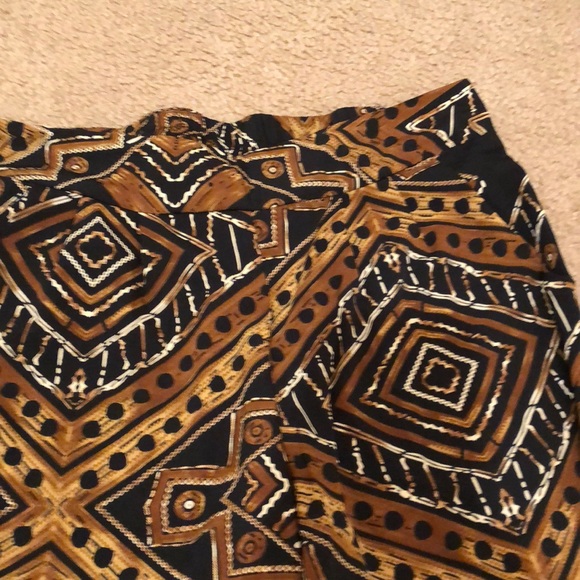 A multi color pants - Picture 2 of 2